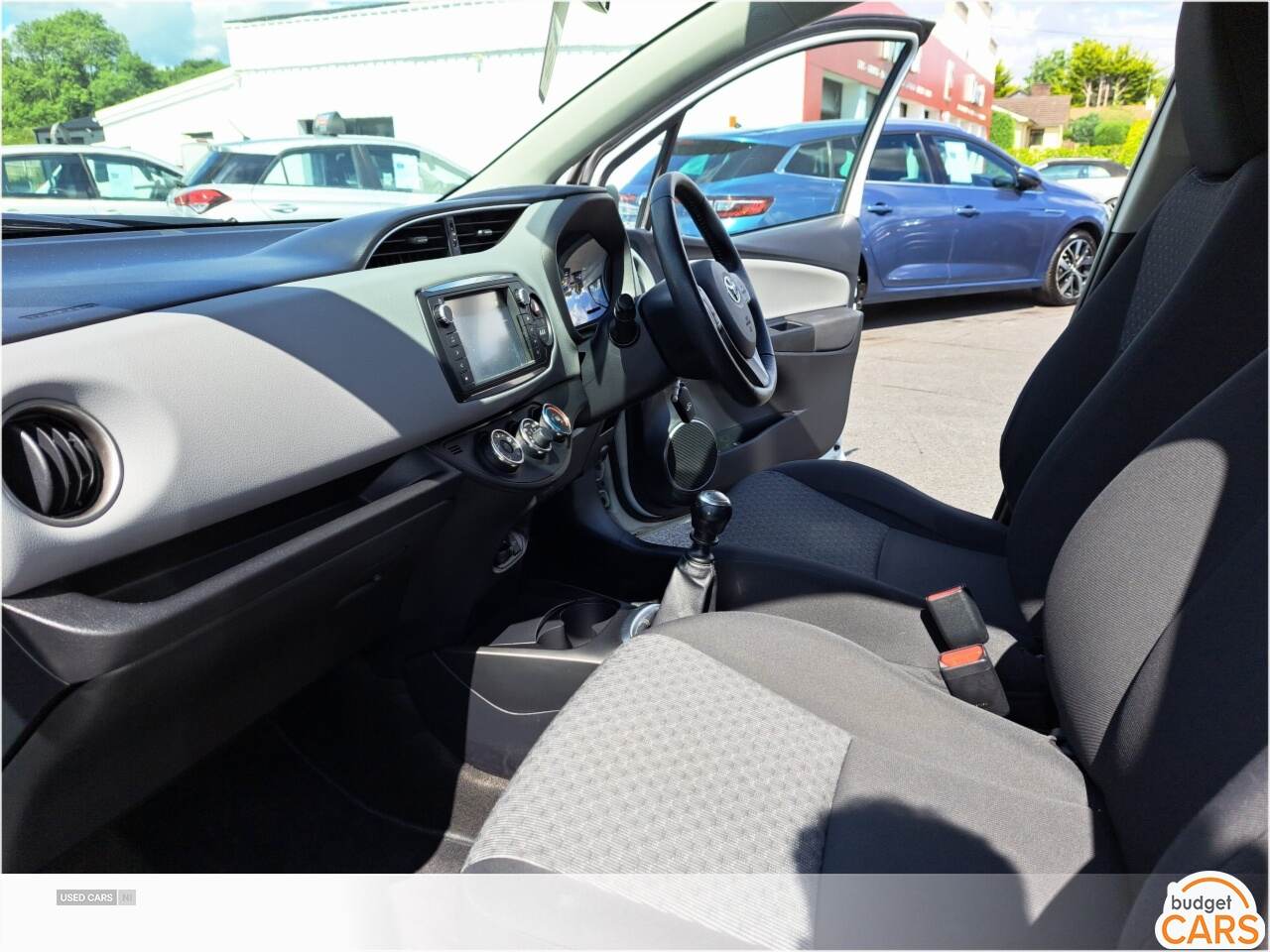 Toyota Yaris HATCHBACK in Down