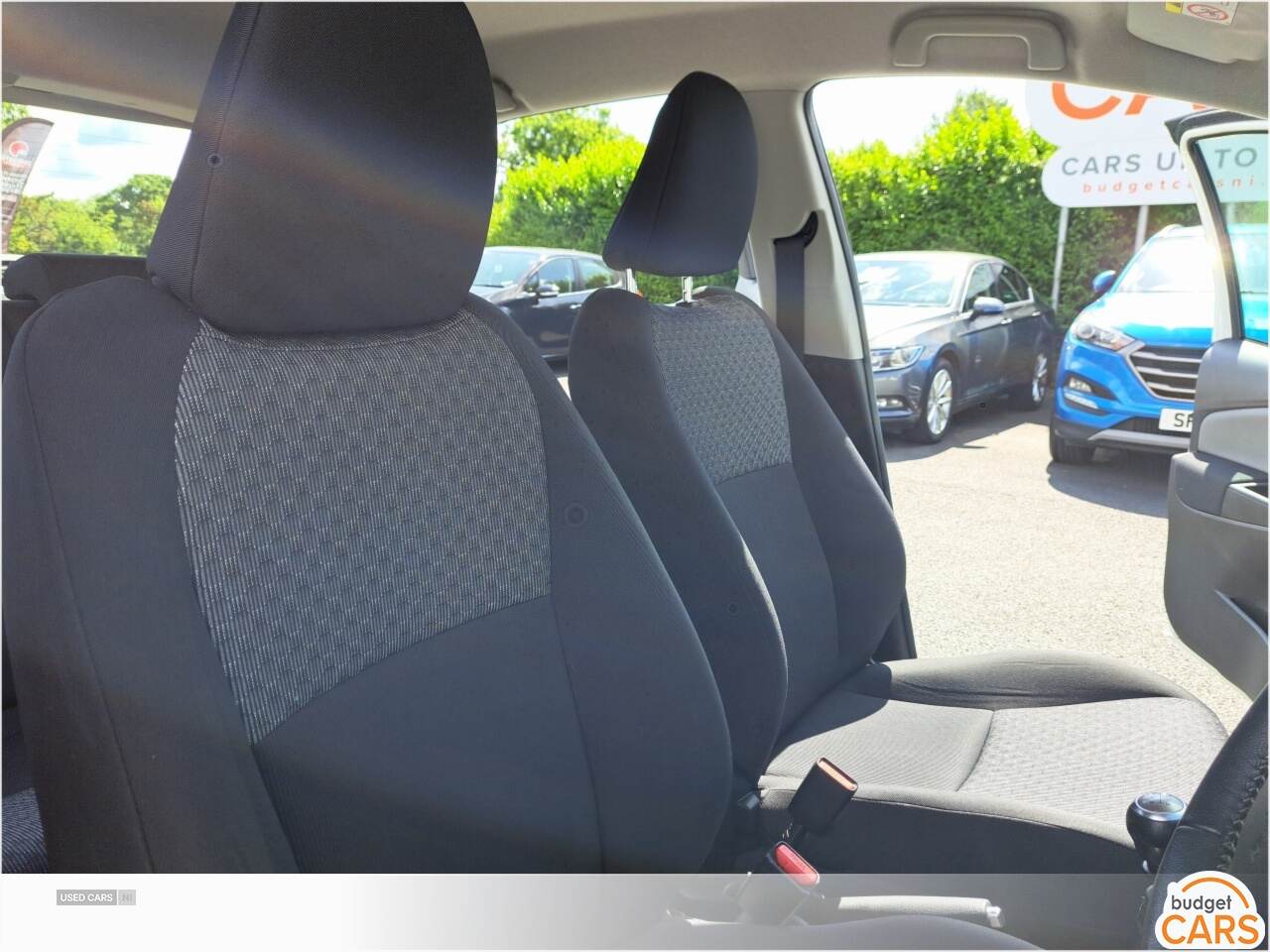Toyota Yaris HATCHBACK in Down