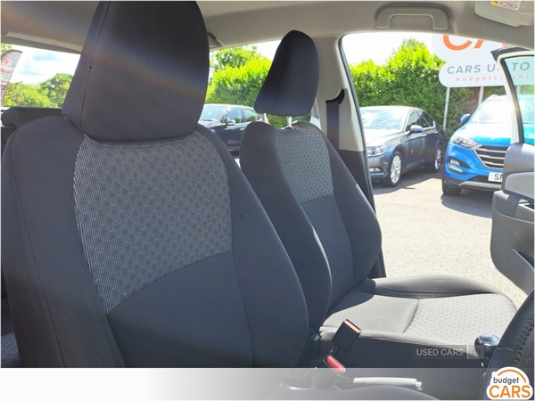 Toyota Yaris HATCHBACK in Down