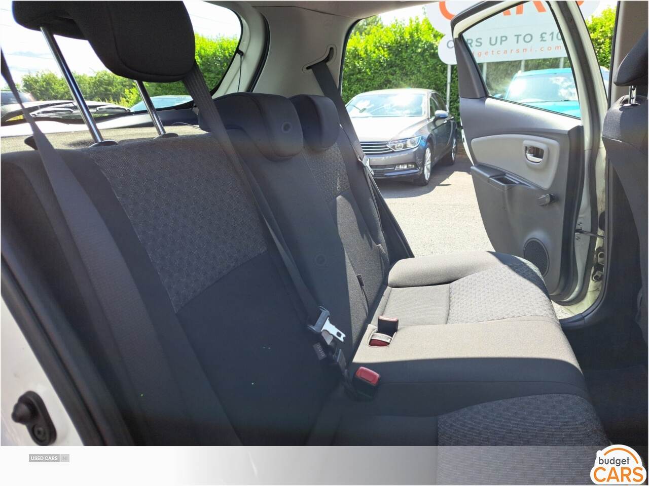 Toyota Yaris HATCHBACK in Down