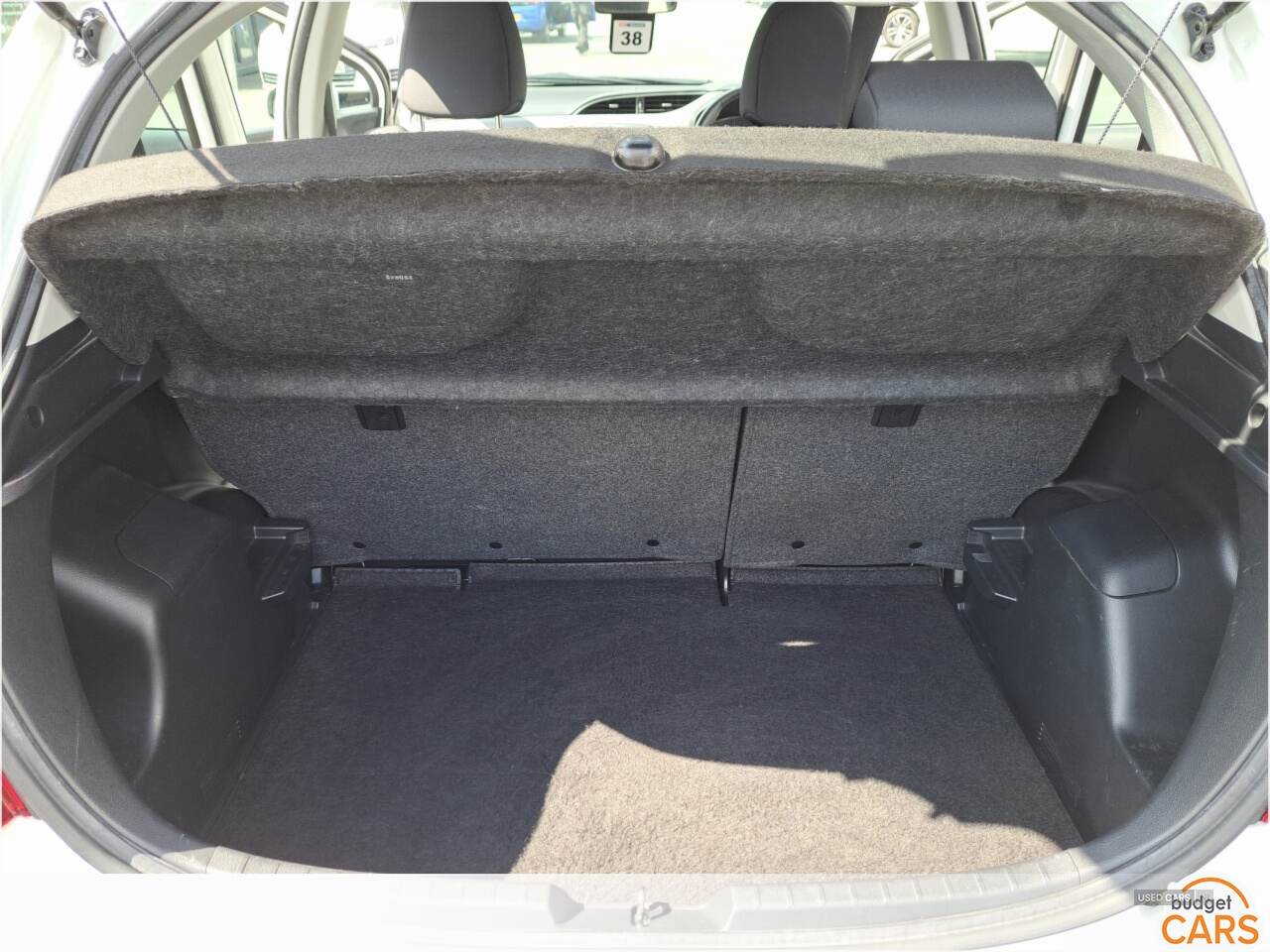 Toyota Yaris HATCHBACK in Down