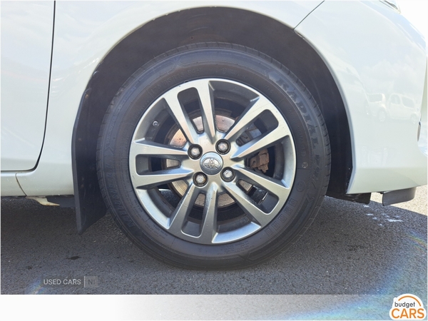 Toyota Yaris HATCHBACK in Down