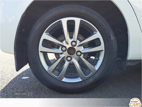 Toyota Yaris HATCHBACK in Down
