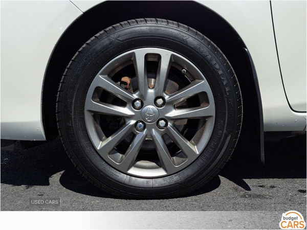 Toyota Yaris HATCHBACK in Down