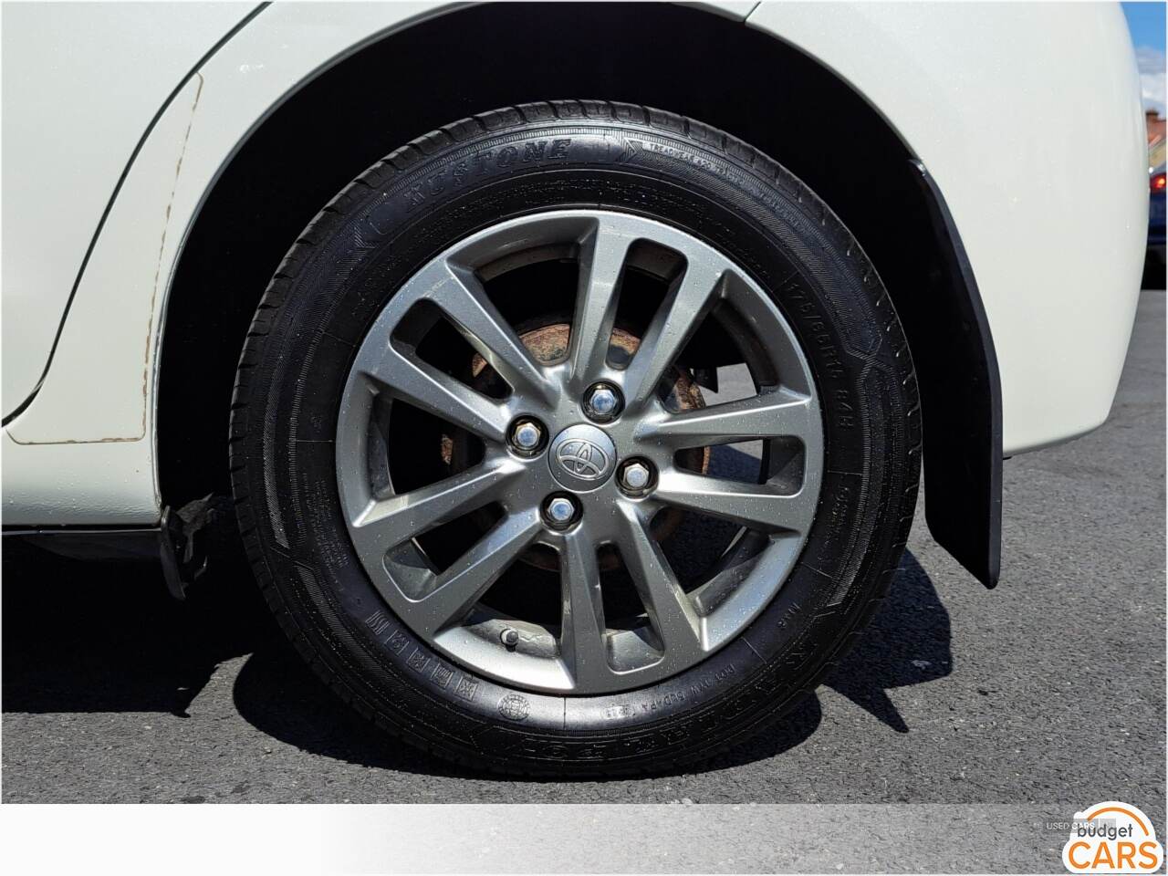 Toyota Yaris HATCHBACK in Down