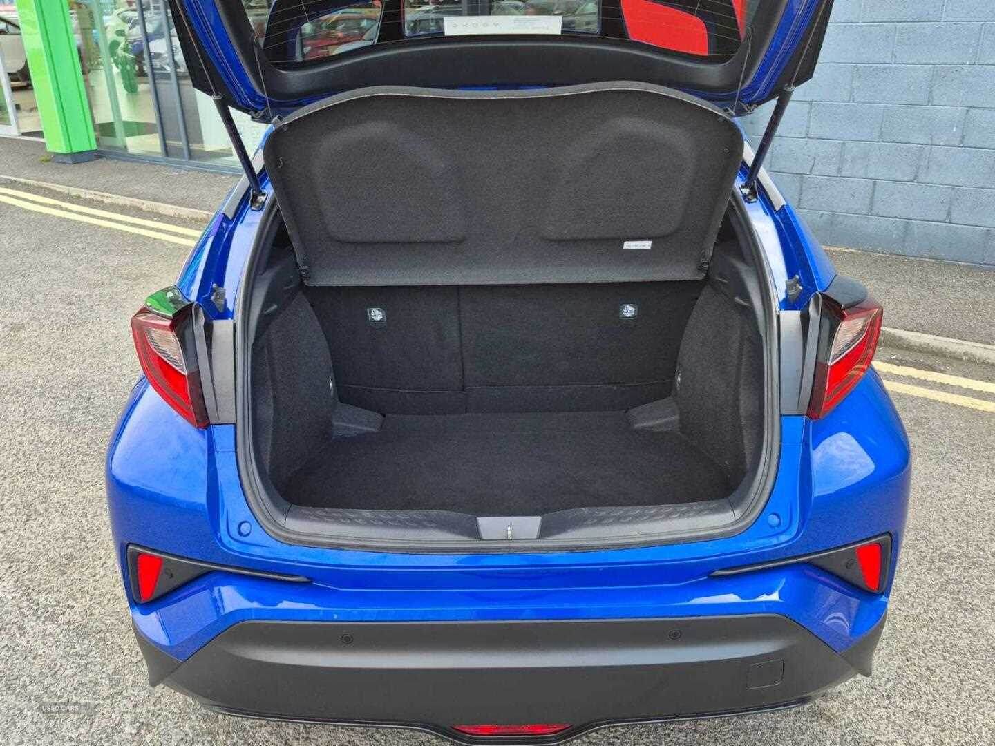 Jan 2021 Toyota C-HR 1.8 Hybrid Design 5dr CVT