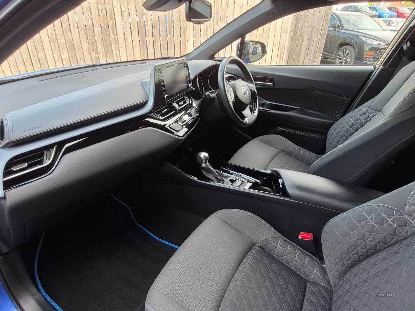 Jan 2021 Toyota C-HR 1.8 Hybrid Design 5dr CVT