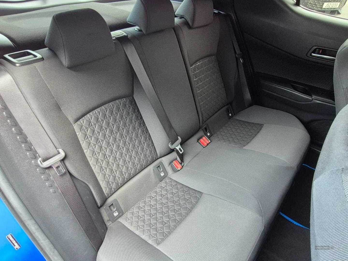 Jan 2021 Toyota C-HR 1.8 Hybrid Design 5dr CVT