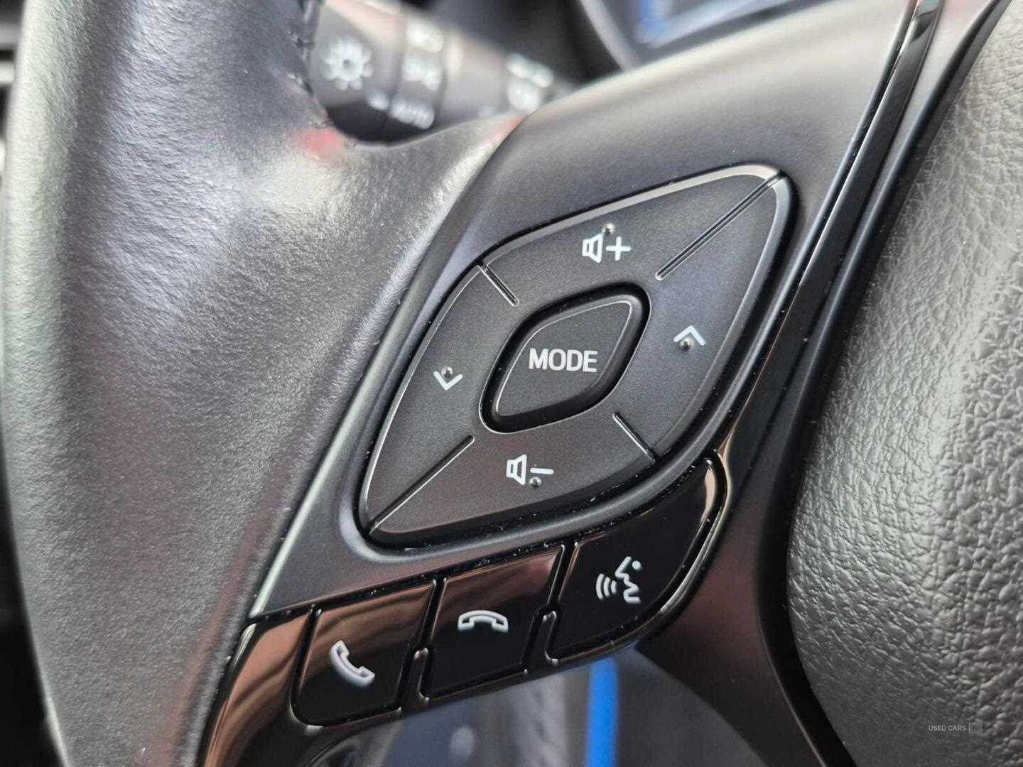 Jan 2021 Toyota C-HR 1.8 Hybrid Design 5dr CVT