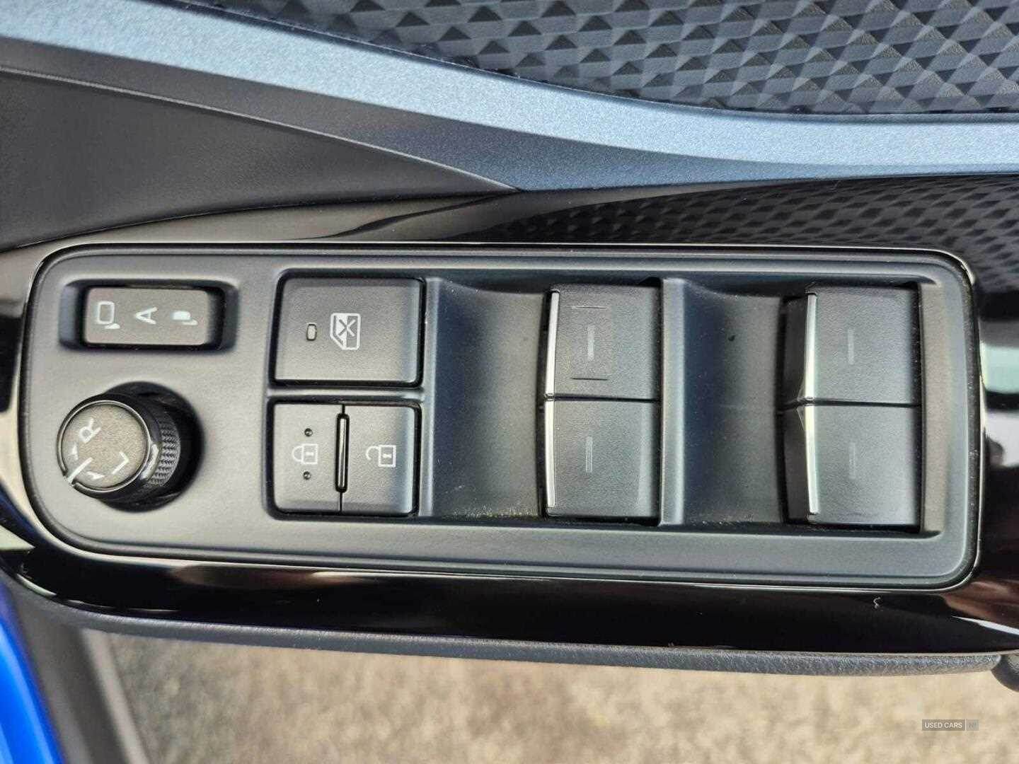 Jan 2021 Toyota C-HR 1.8 Hybrid Design 5dr CVT