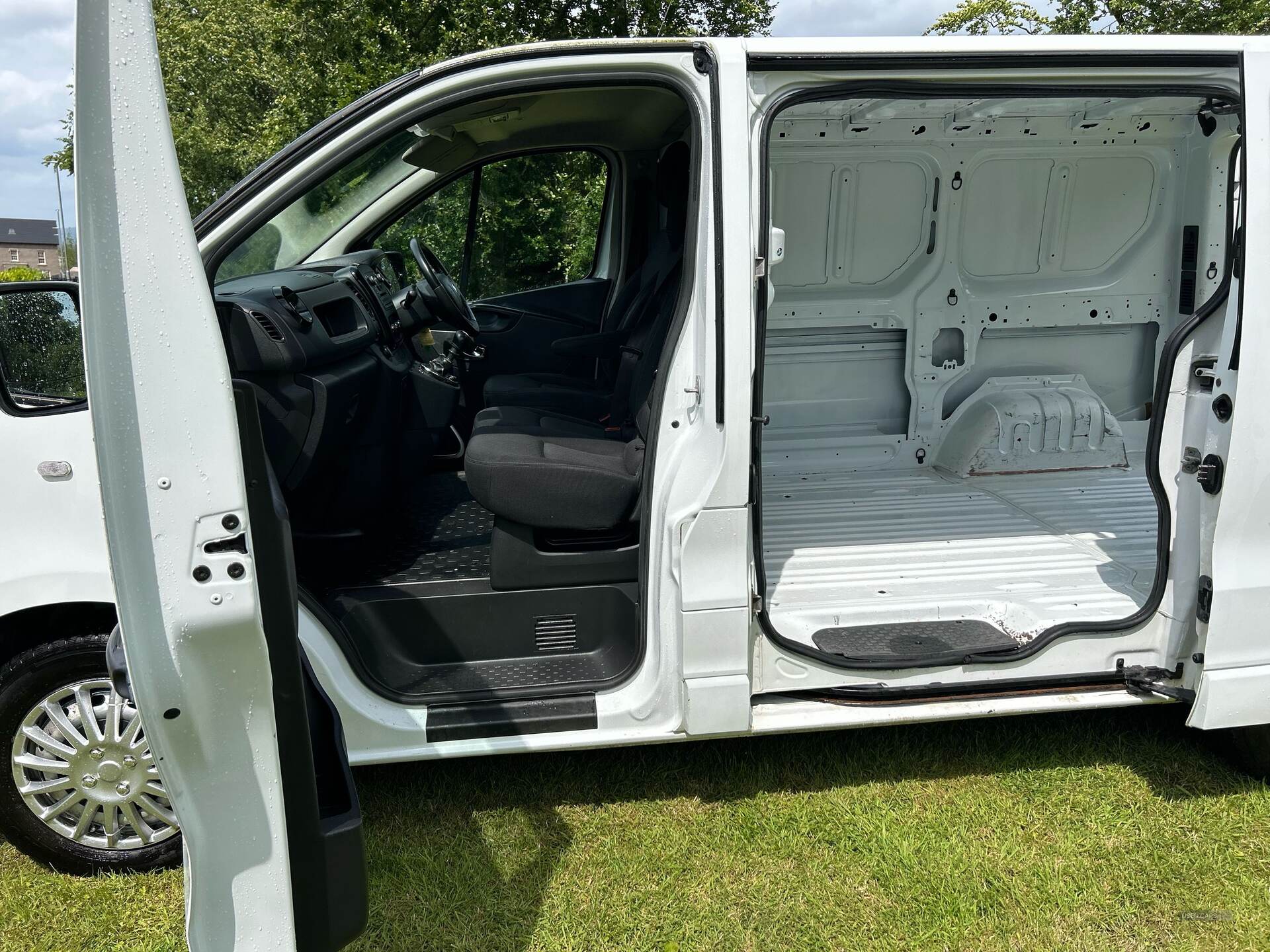 Dec 2017 Vauxhall Vivaro 2700 1.6CDTI 120PS Sportive H1 Van