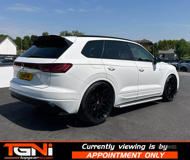 Oct 2023 Volkswagen Touareg 3.0 V6 TDI 4Motion 286 Black Edition 5dr Tip Auto
