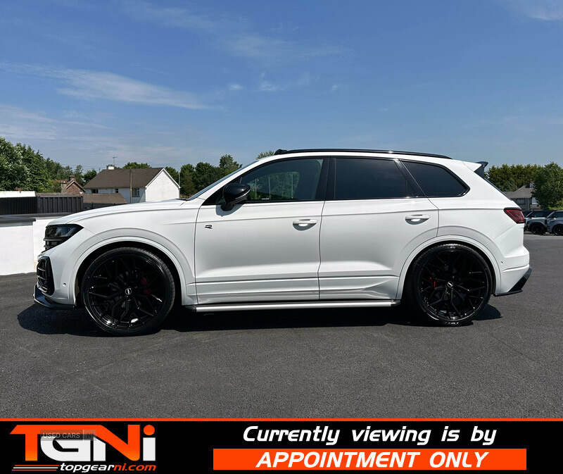 Oct 2023 Volkswagen Touareg 3.0 V6 TDI 4Motion 286 Black Edition 5dr Tip Auto