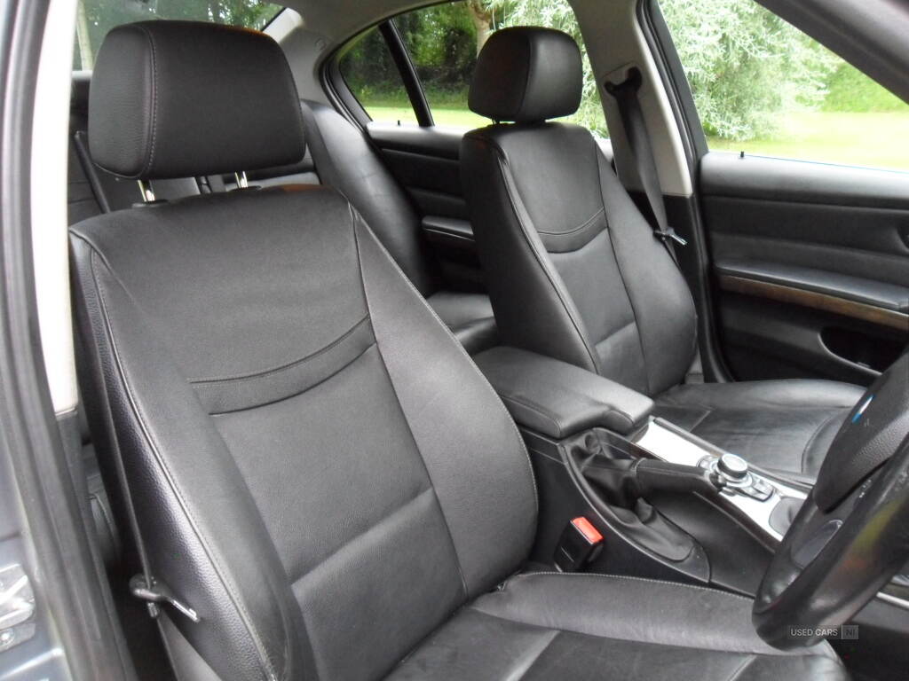 Jun 2011 BMW 3 Series 318d Exclusive Edition 4dr