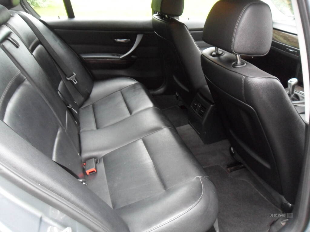 Jun 2011 BMW 3 Series 318d Exclusive Edition 4dr