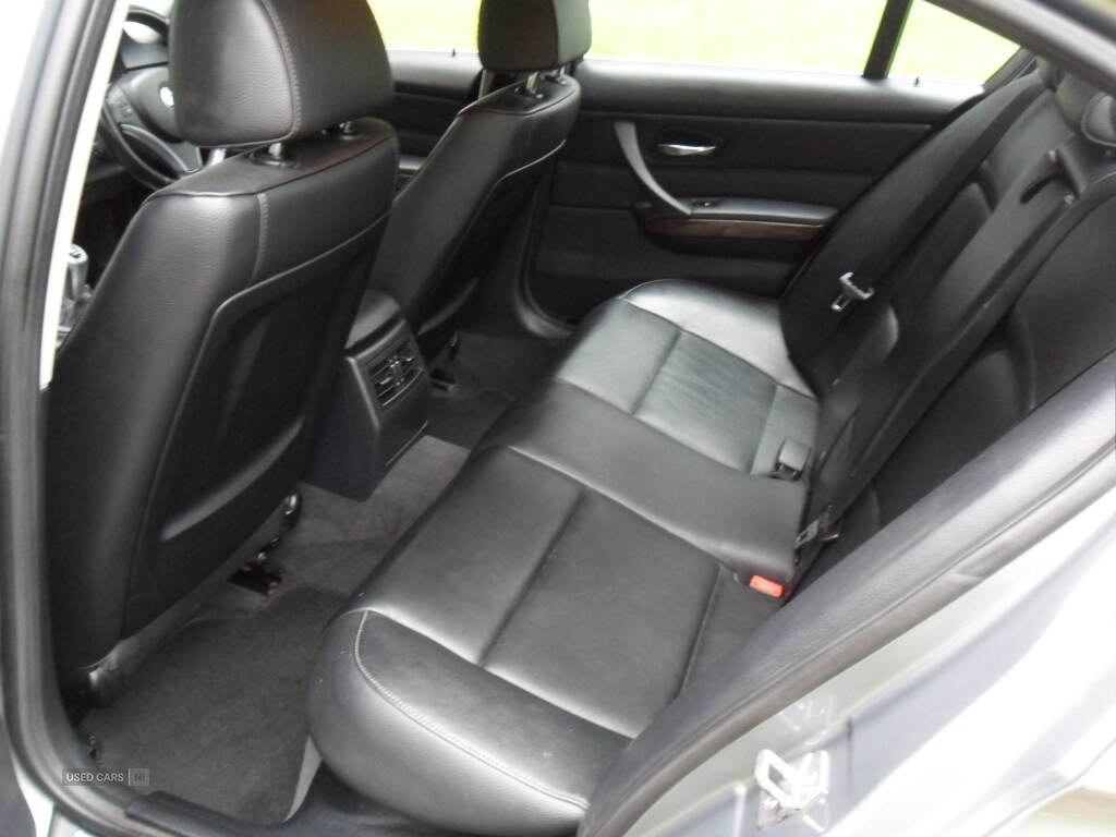 Jun 2011 BMW 3 Series 318d Exclusive Edition 4dr
