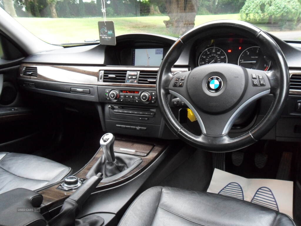 Jun 2011 BMW 3 Series 318d Exclusive Edition 4dr
