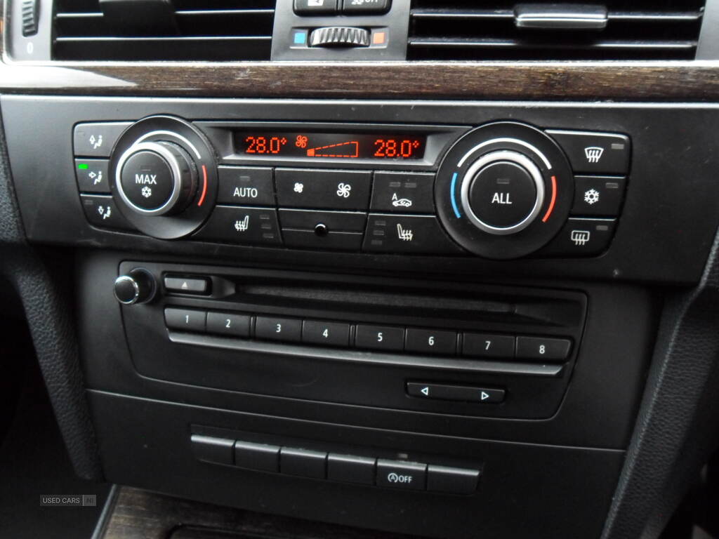 Jun 2011 BMW 3 Series 318d Exclusive Edition 4dr
