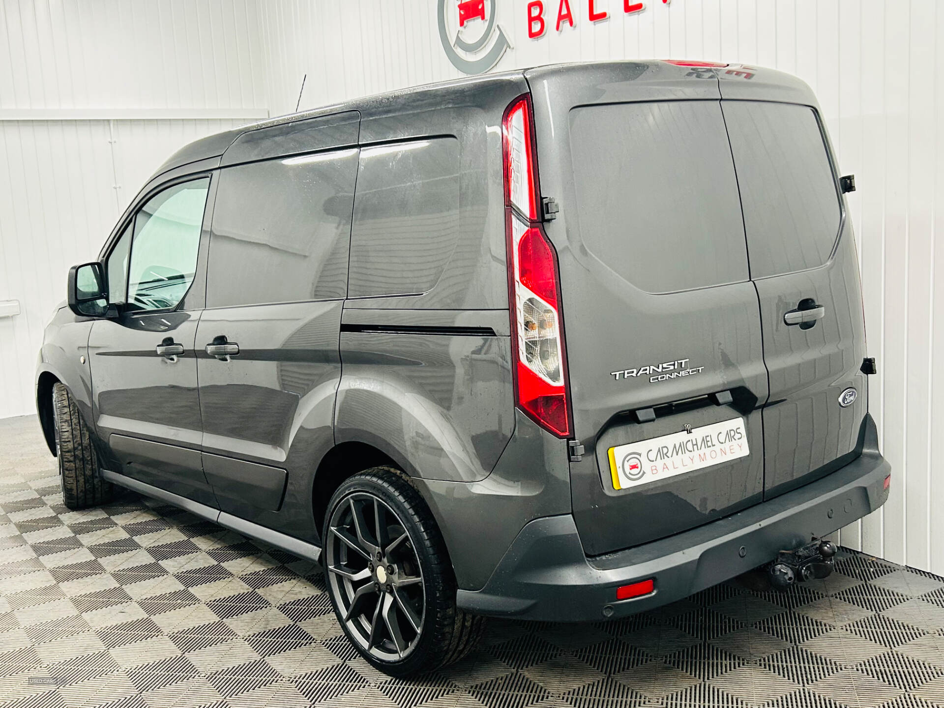 Sep 2016 Ford Transit Connect 1.5 TDCi 120ps Limited Van