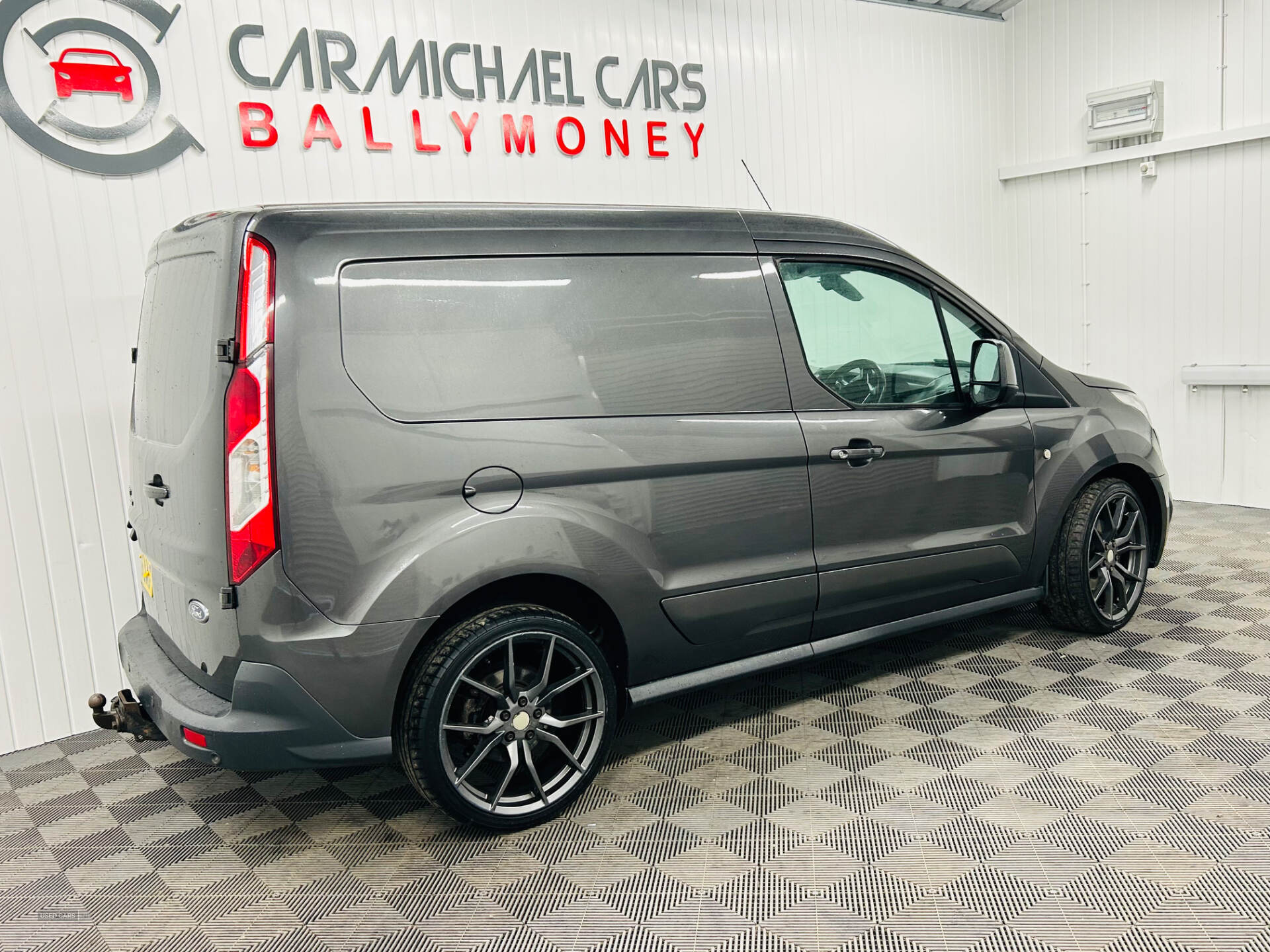 Sep 2016 Ford Transit Connect 1.5 TDCi 120ps Limited Van