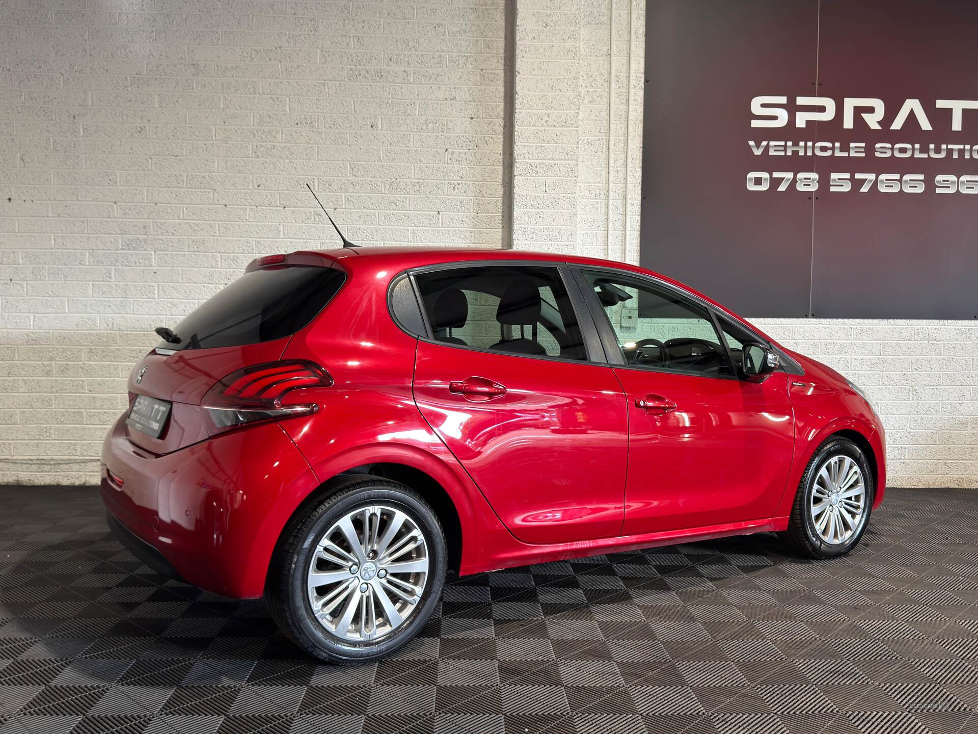 Jun 2019 Peugeot 208 1.2 PureTech 82 Signature 5dr [Start Stop]