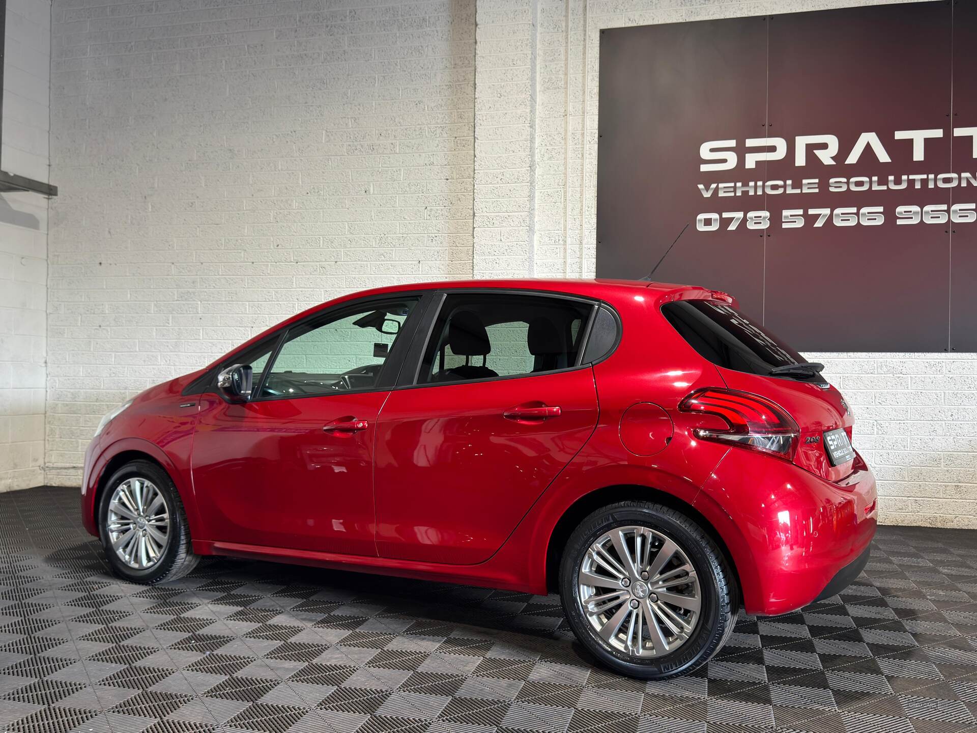 Jun 2019 Peugeot 208 1.2 PureTech 82 Signature 5dr [Start Stop]