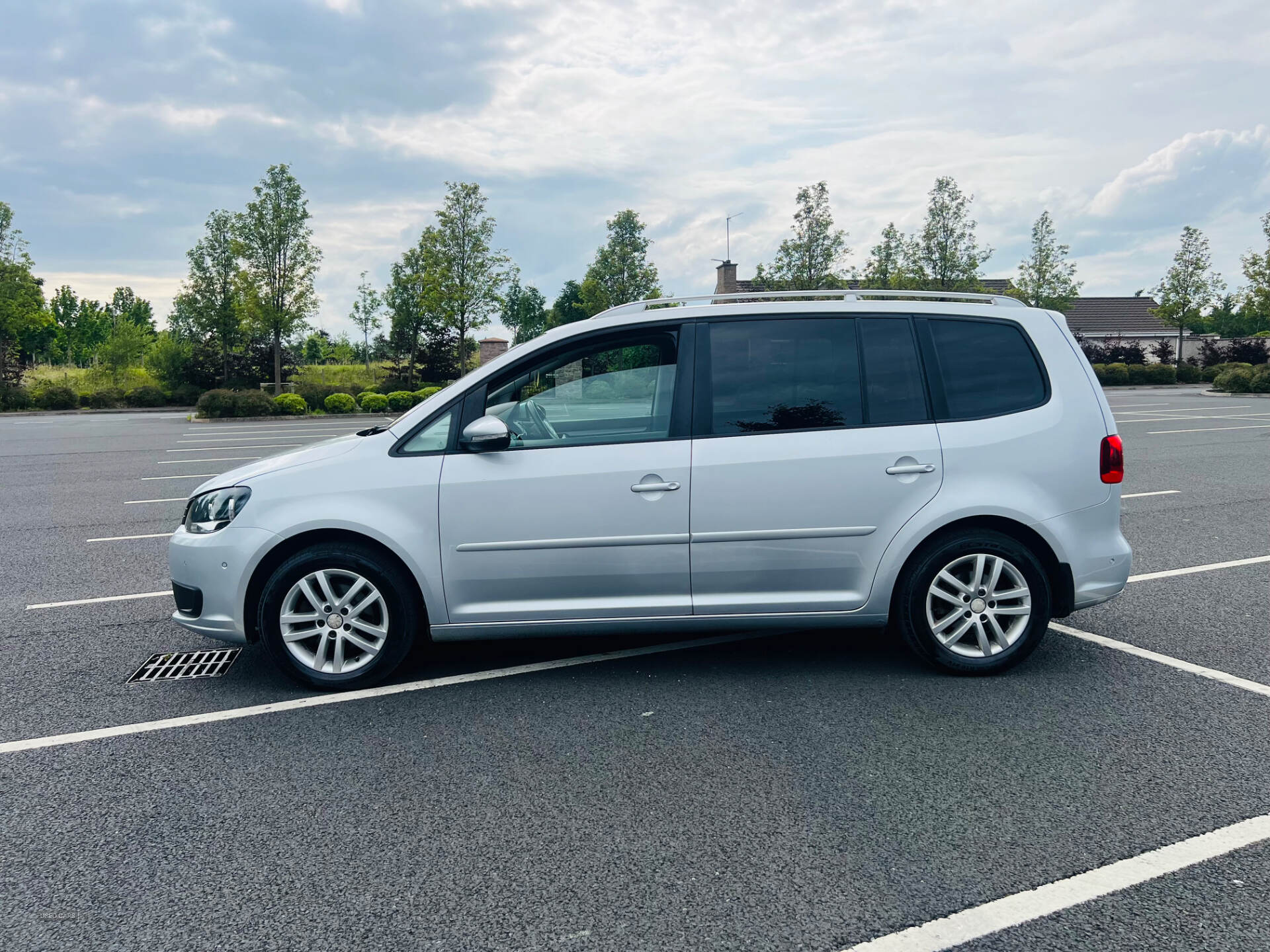 Jun 2011 Volkswagen Touran 1.6 TDI 105 SE 5dr