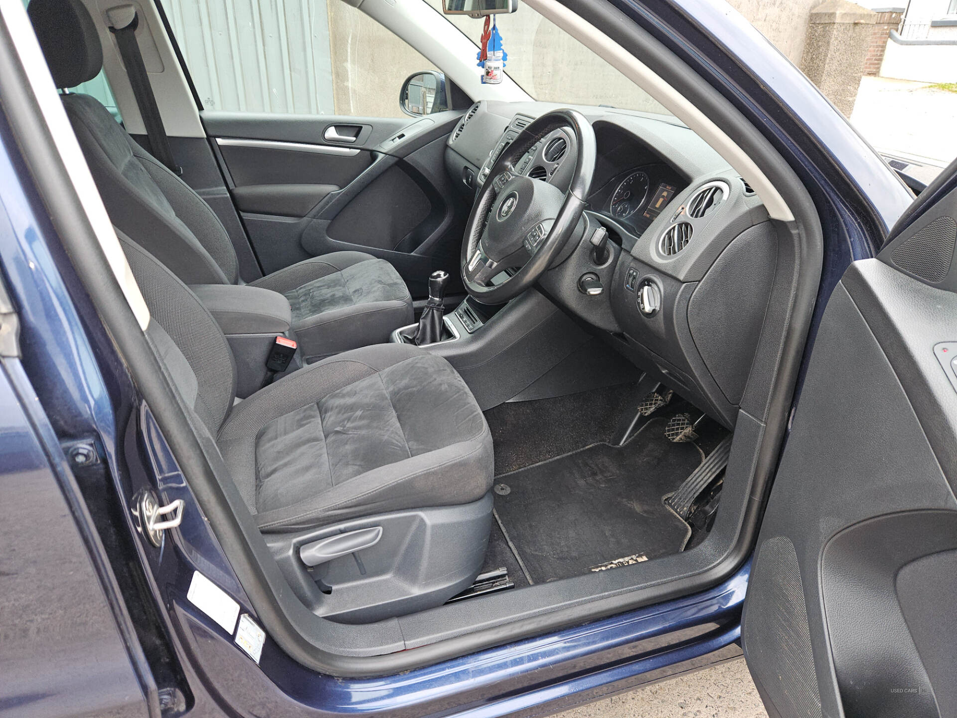 Feb 2013 Volkswagen Tiguan 2.0 TDi BlueMotion Tech SE 5dr