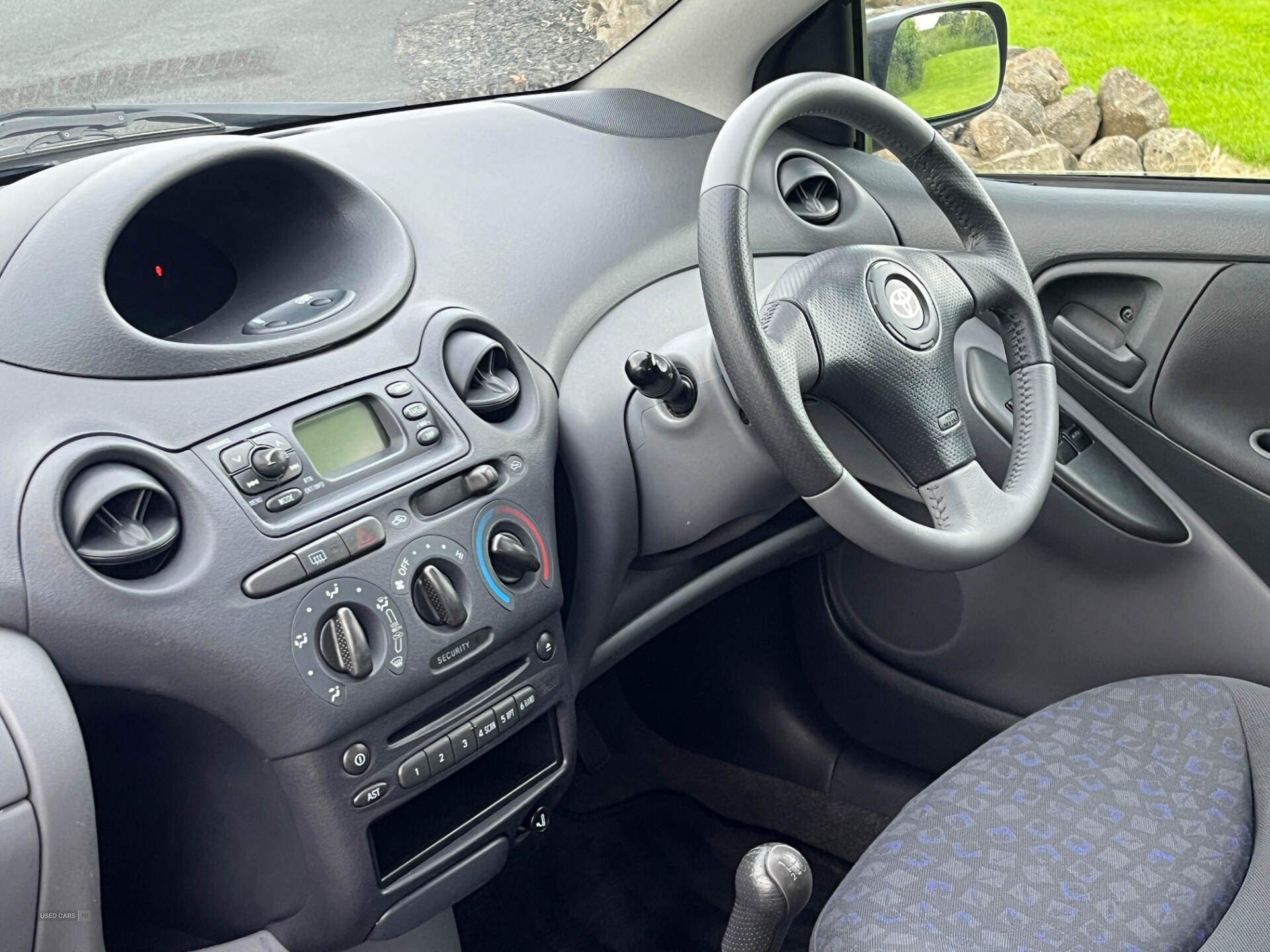 Apr 2003 Toyota Yaris 1.0 VVTi Colour Collection 3dr
