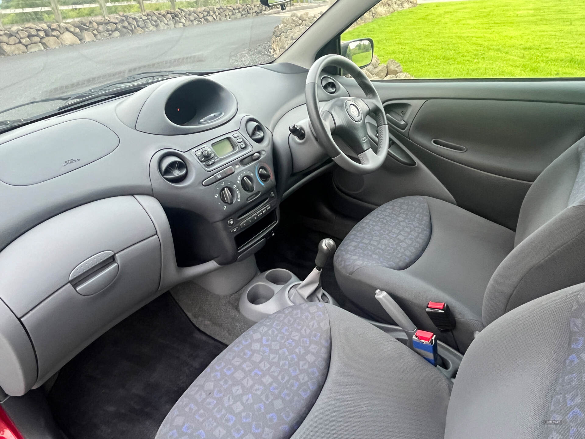 Apr 2003 Toyota Yaris 1.0 VVTi Colour Collection 3dr