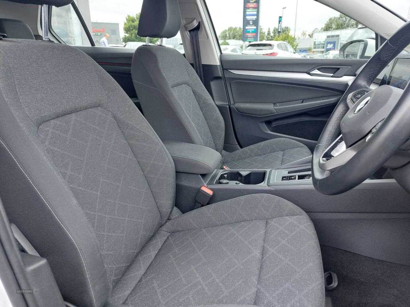 Feb 2022 Volkswagen Golf 1.5 eTSI 150 Life 5dr DSG