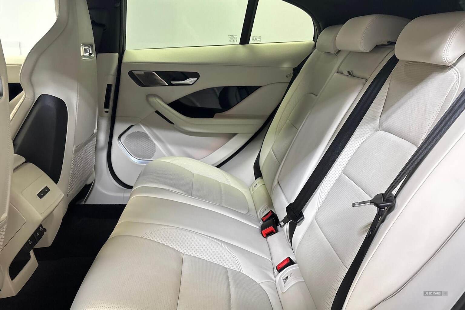 Apr 2022 Jaguar i-Pace 294Kw Ev400 Hse Black 90Kwh 5Dr Auto 11Kw Charger