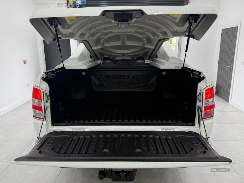 Jul 2017 Mitsubishi L200 Double Cab DI-D 178 Barbarian 4WD