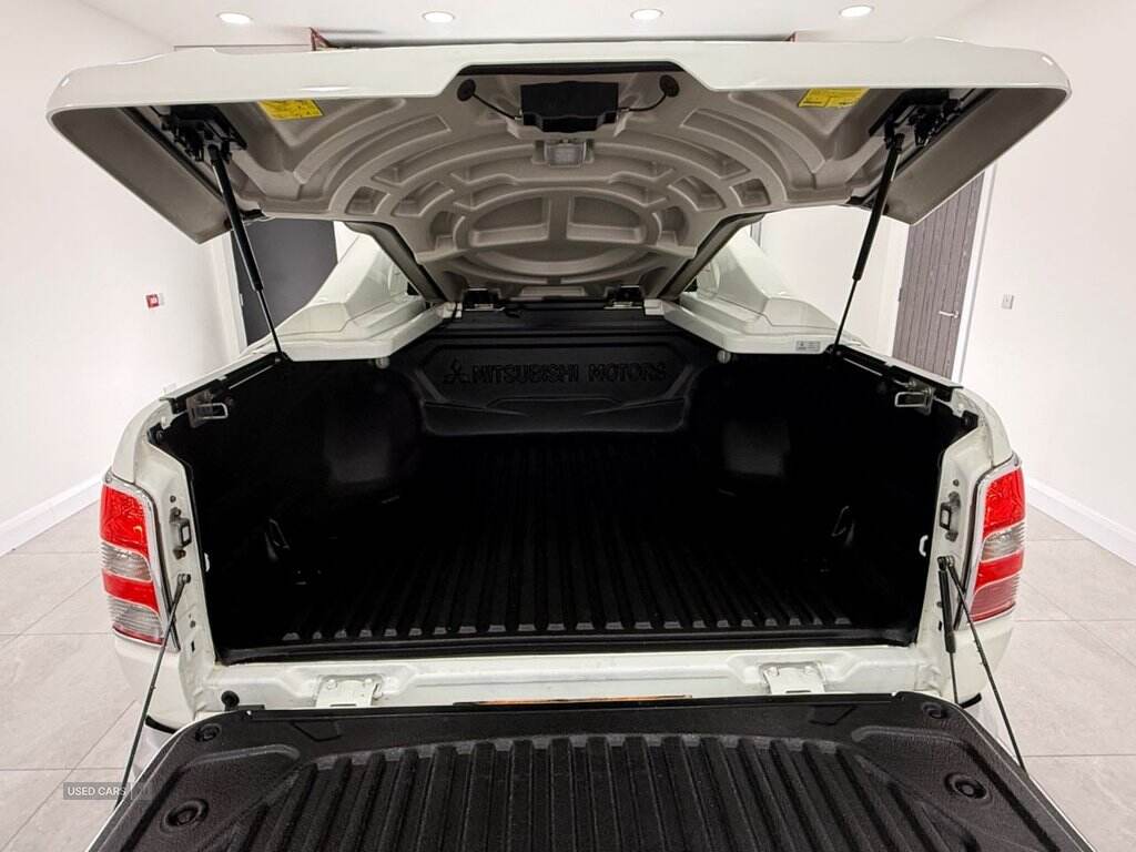Jul 2017 Mitsubishi L200 Double Cab DI-D 178 Barbarian 4WD