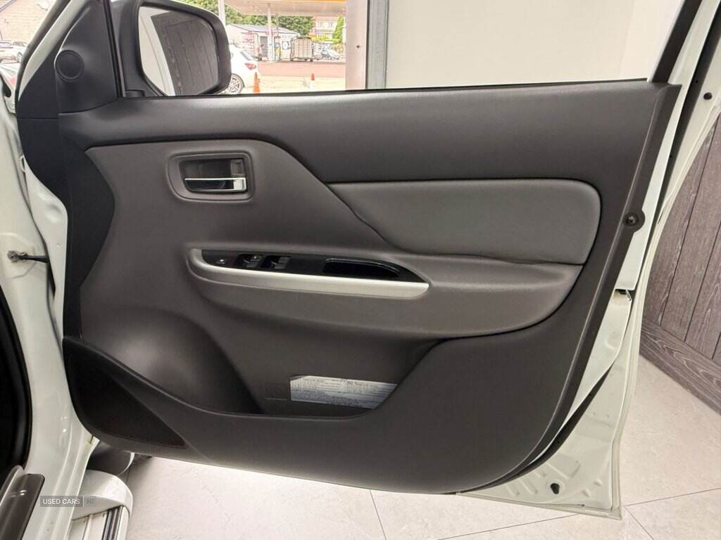 Jul 2017 Mitsubishi L200 Double Cab DI-D 178 Barbarian 4WD