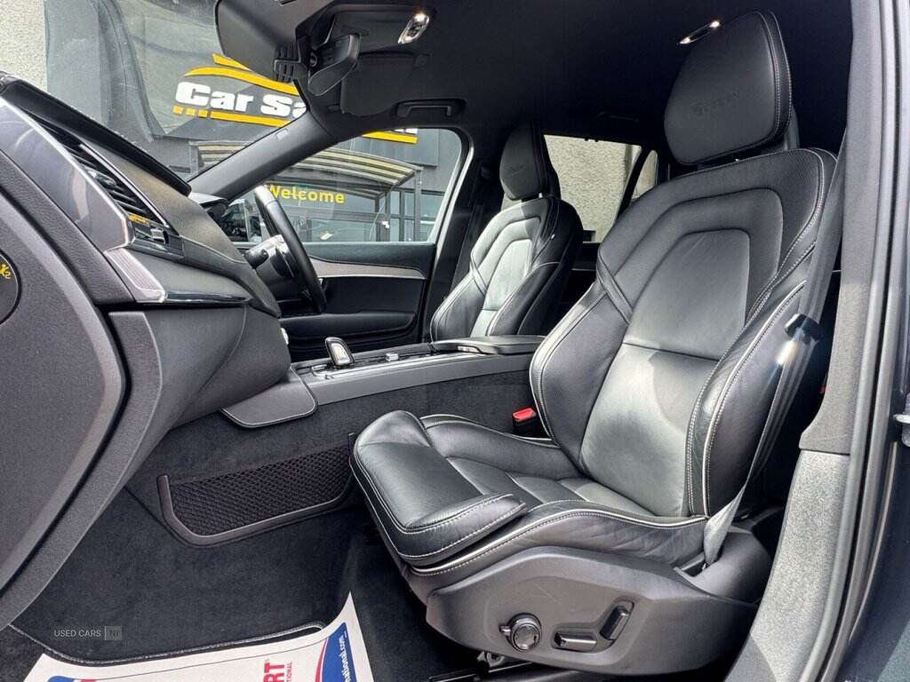 Jan 2020 Volvo XC90 2.0 B5D [235] R DESIGN 5dr AWD Geartronic