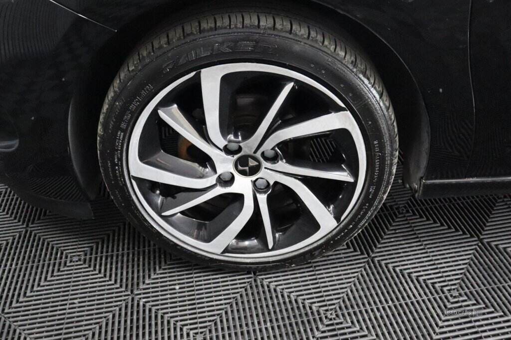 Dec 2015 DS AUTOMOBILES 1.6 BlueHDi DStyle Nav 3dr