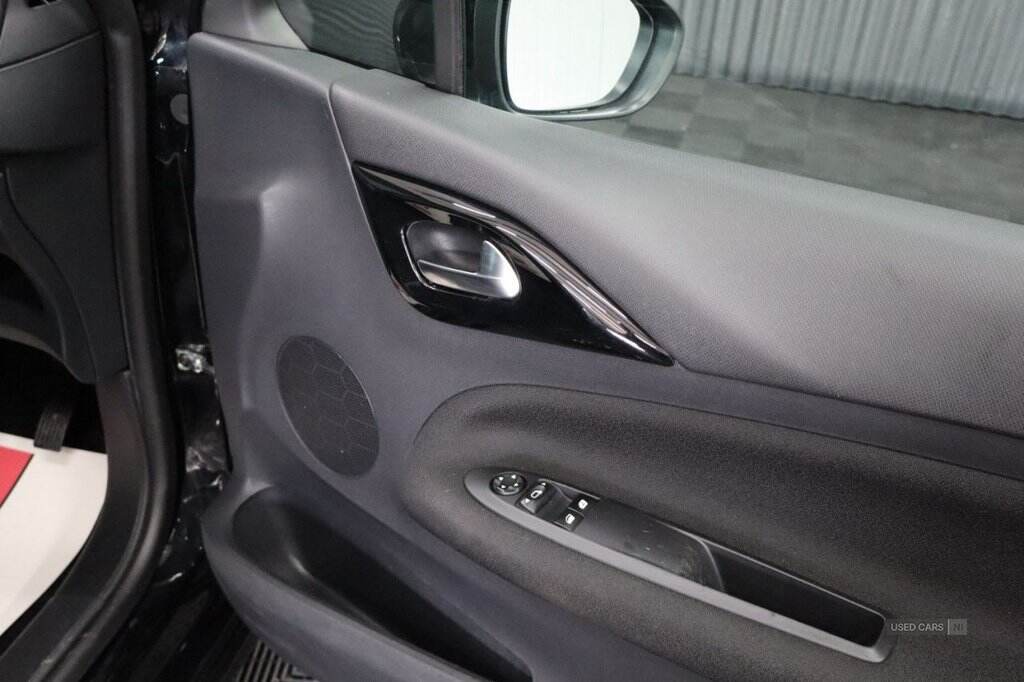 Dec 2015 DS AUTOMOBILES 1.6 BlueHDi DStyle Nav 3dr