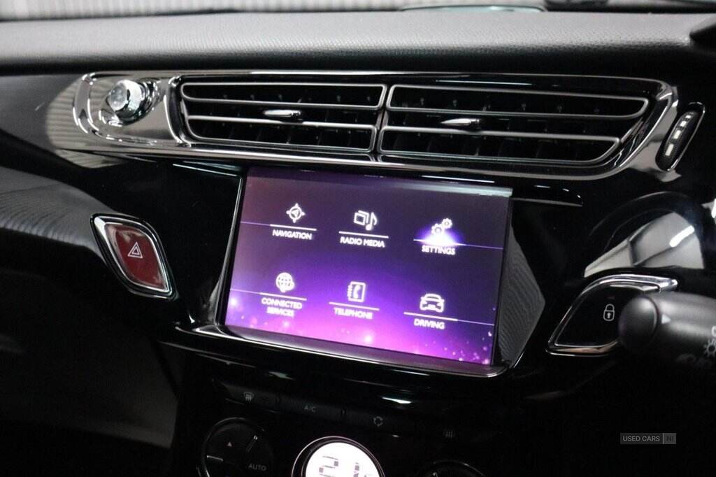 Dec 2015 DS AUTOMOBILES 1.6 BlueHDi DStyle Nav 3dr