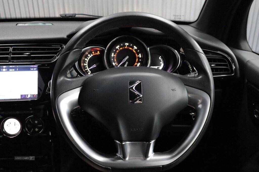 Dec 2015 DS AUTOMOBILES 1.6 BlueHDi DStyle Nav 3dr
