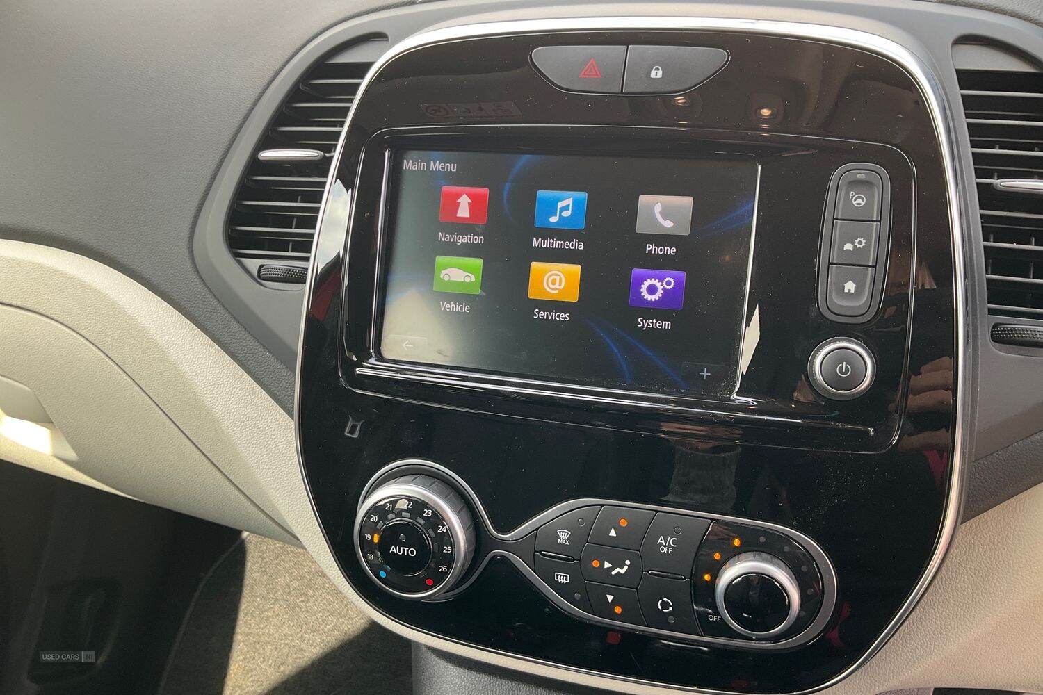 Jun 2019 Renault Captur 0.9 TCE 90 GT Line 5dr