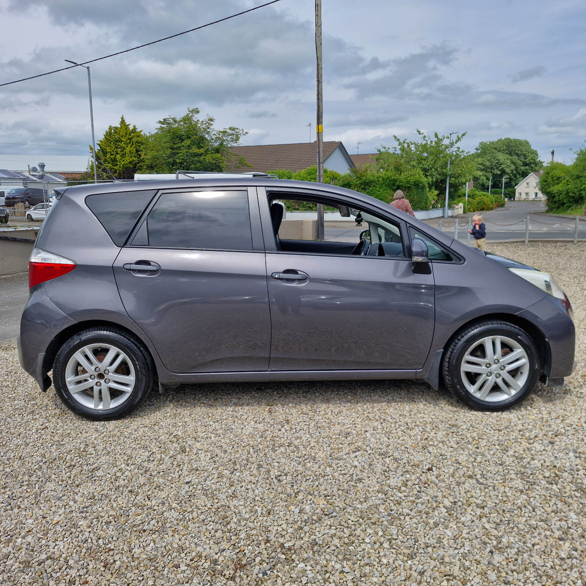 Sep 2012 Toyota Verso 1.33 Dual VVT-i T Spirit 5dr