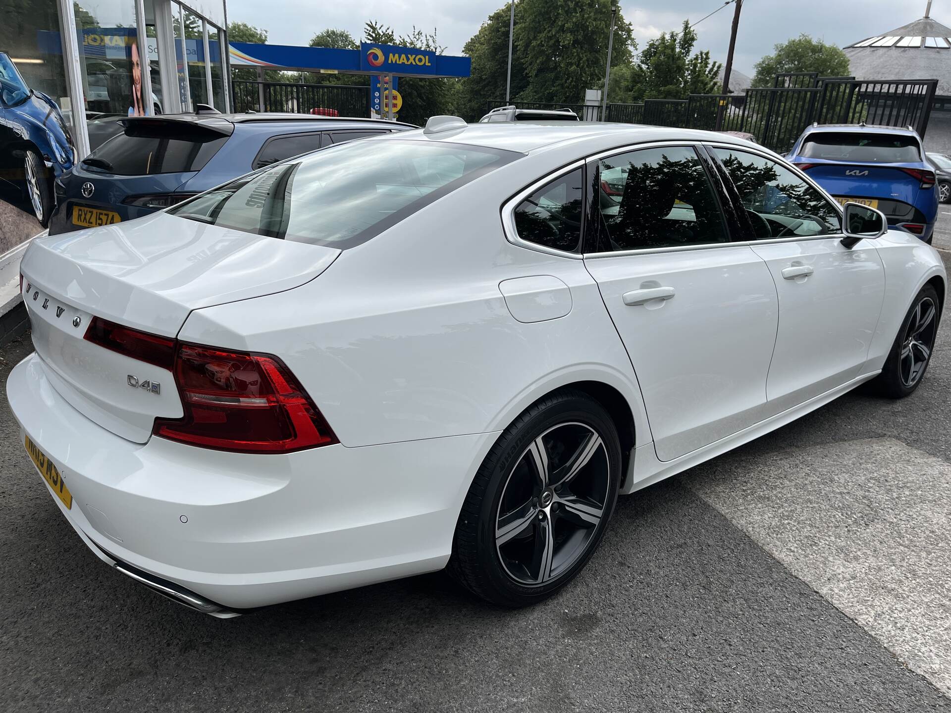 Mar 2019 Volvo S90 2.0 D4 R DESIGN 4dr Geartronic
