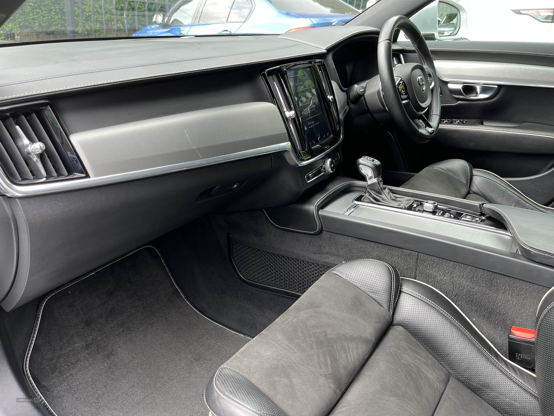 Mar 2019 Volvo S90 2.0 D4 R DESIGN 4dr Geartronic