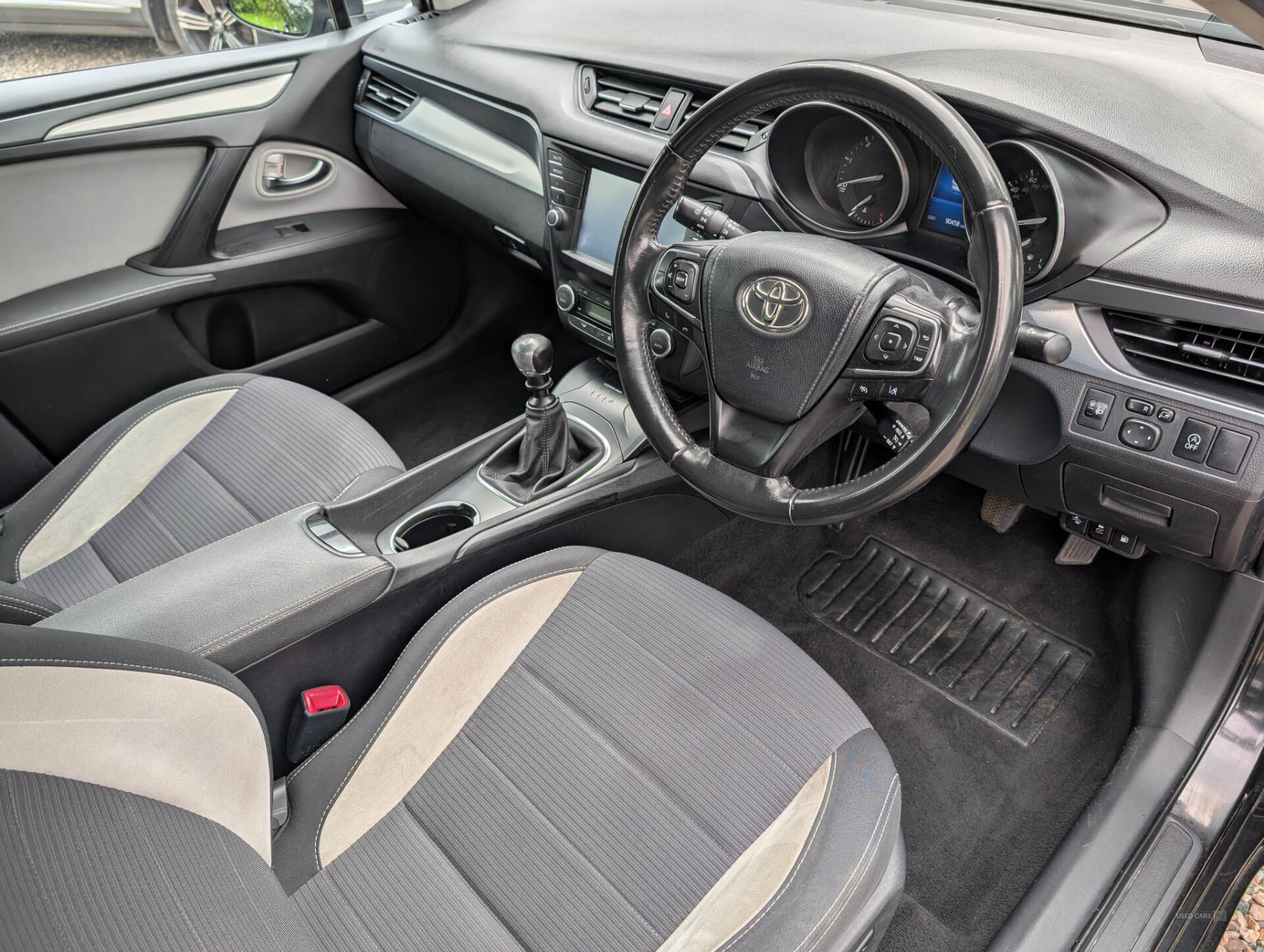 Toyota Avensis DIESEL SALOON in Tyrone