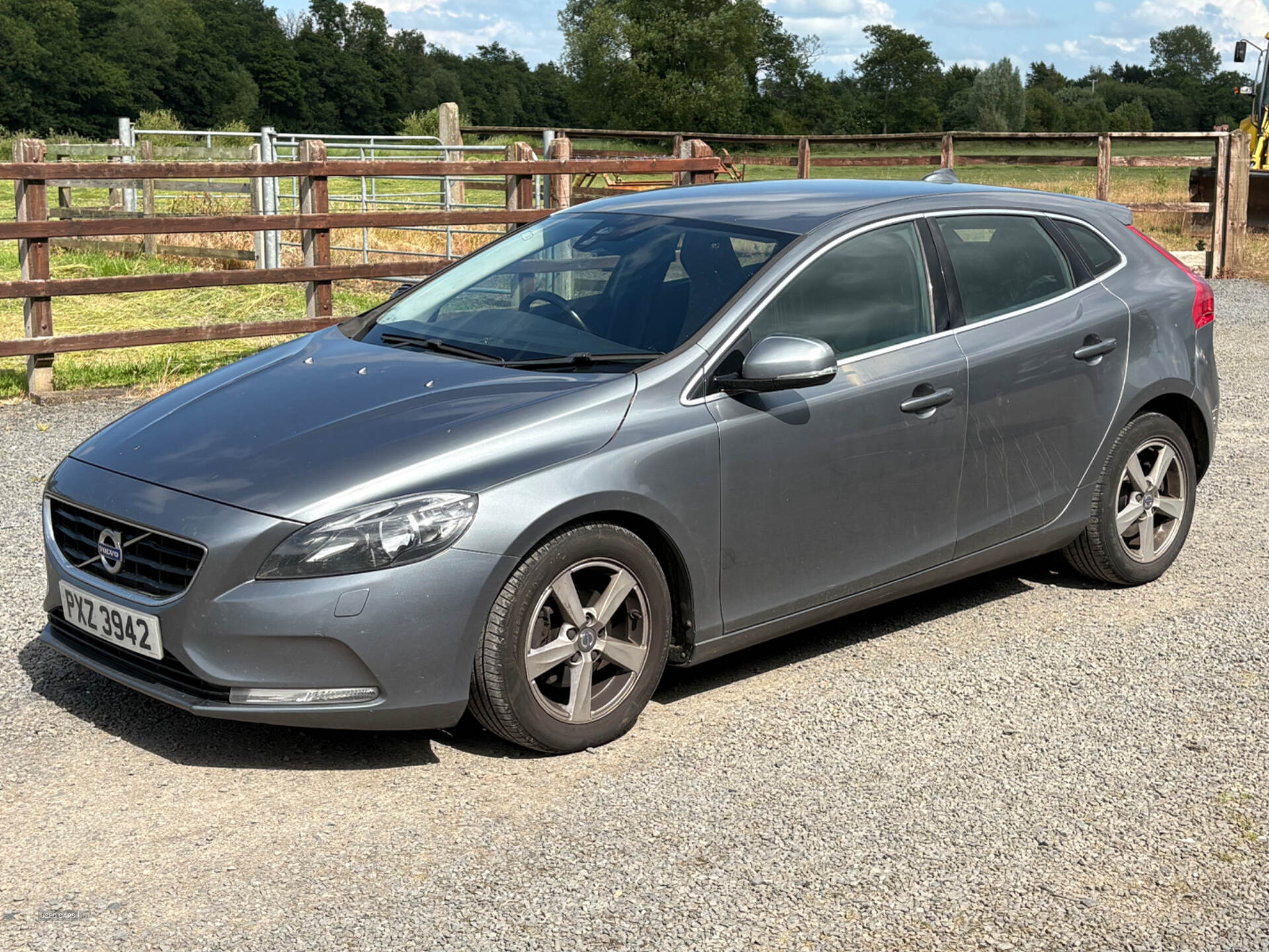 Volvo V40 DIESEL HATCHBACK in Antrim