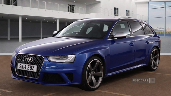 Audi RS4 AVANT in Derry / Londonderry