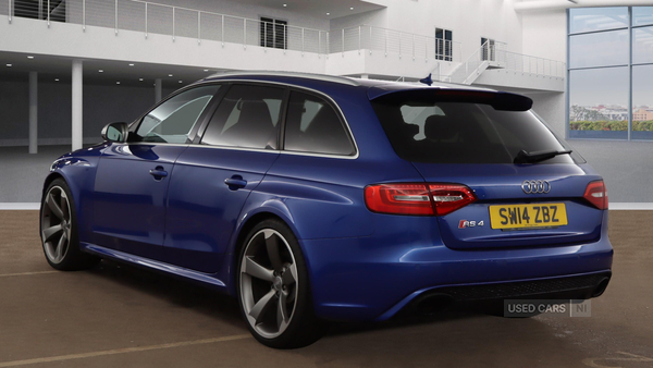 Audi RS4 AVANT in Derry / Londonderry