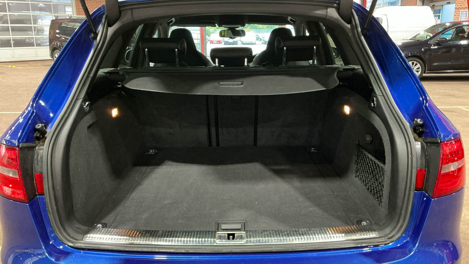 Audi RS4 AVANT in Derry / Londonderry