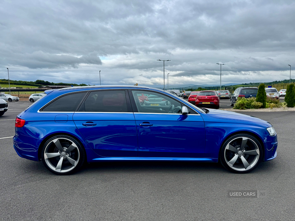Audi RS4 AVANT in Derry / Londonderry